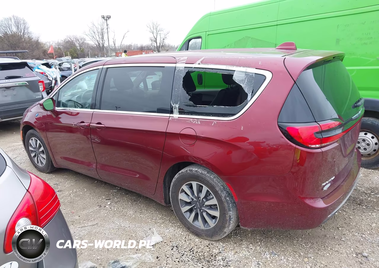 2022 Chrysler Pacifica Hybrid Touring L VIN:2C4RC1L73NR129814 - 14