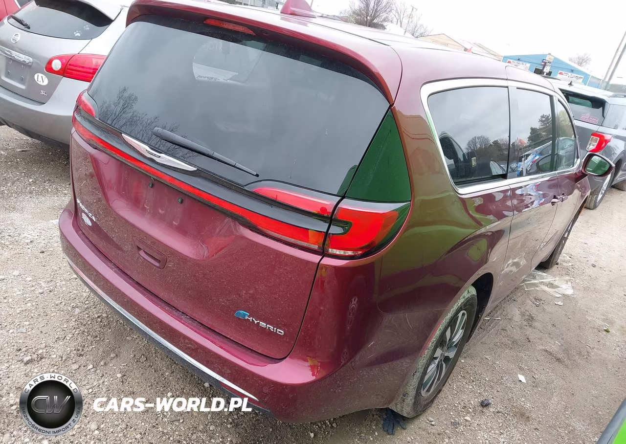 2022 Chrysler Pacifica Hybrid Touring L VIN:2C4RC1L73NR129814 - 4