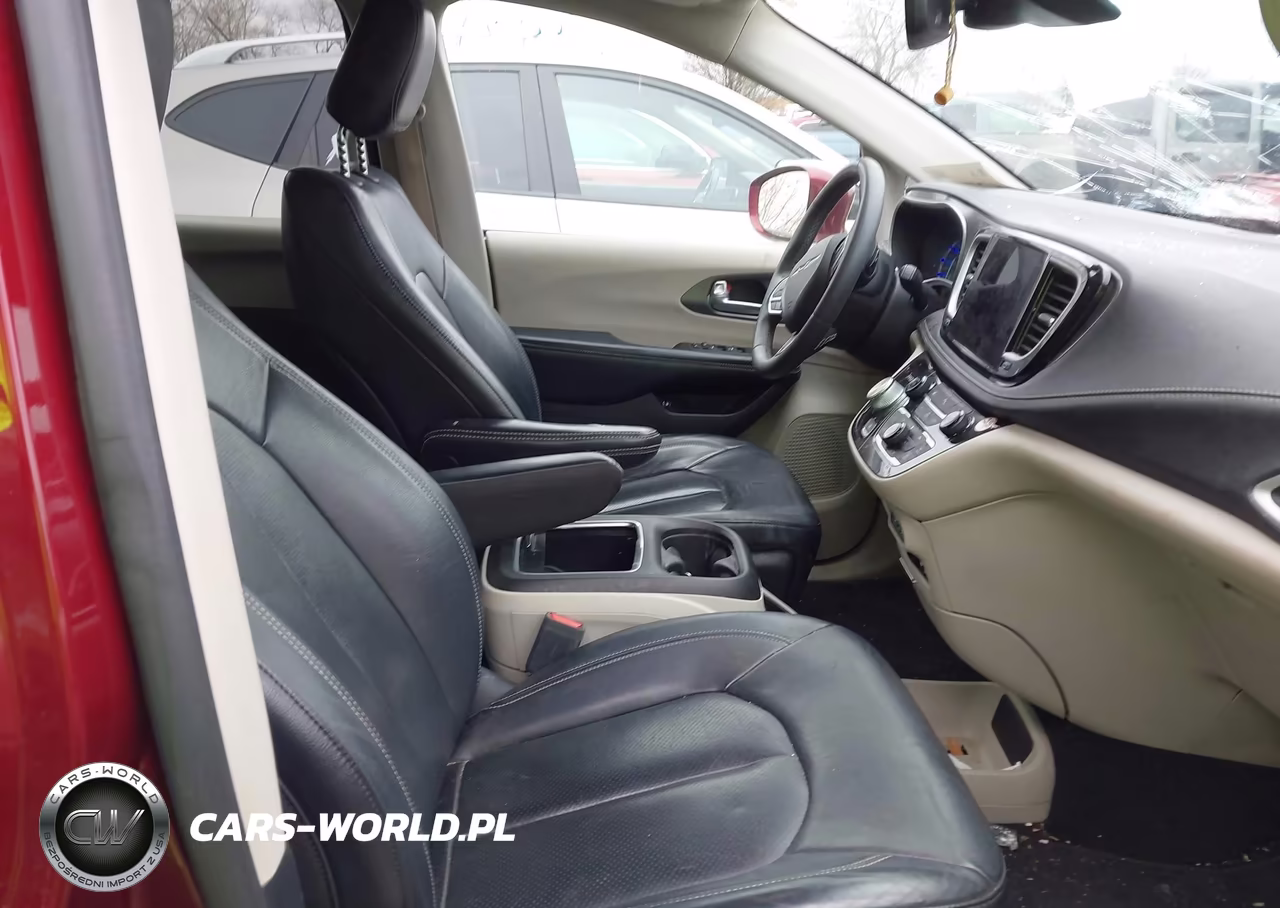 2022 Chrysler Pacifica Hybrid Touring L VIN:2C4RC1L73NR129814 - 5