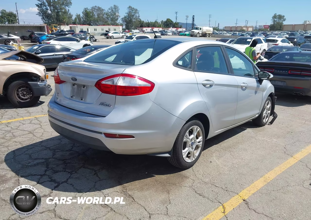 2015 Ford Fiesta Se VIN:3FADP4BJ9FM223756 - 4