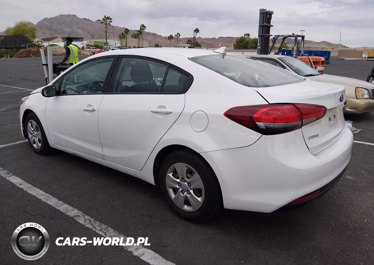 2018 Kia Forte Lx VIN:3KPFK4A71JE228864 - 14