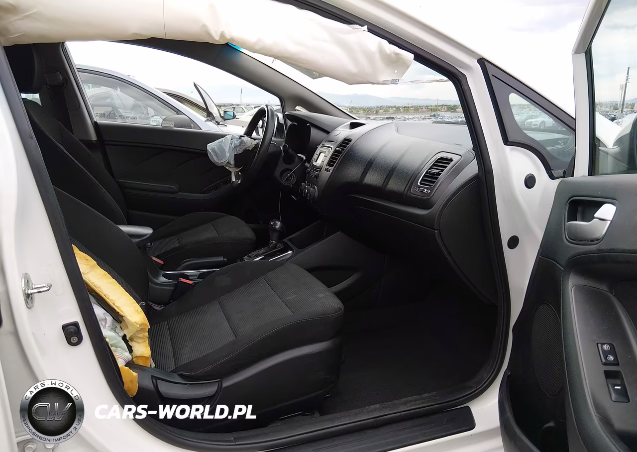 2018 Kia Forte Lx VIN:3KPFK4A71JE228864 - 5