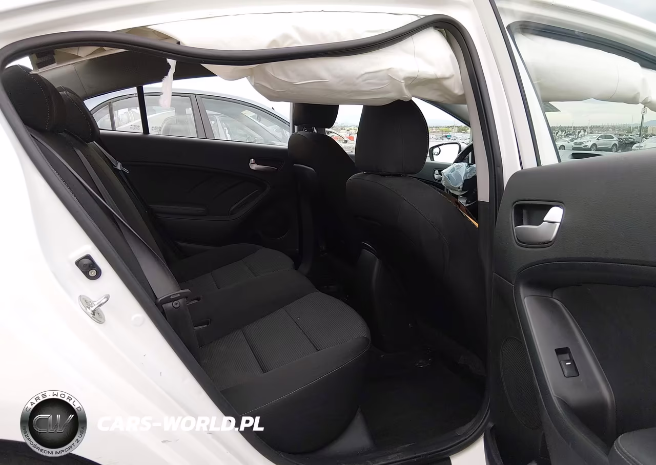 2018 Kia Forte Lx VIN:3KPFK4A71JE228864 - 8