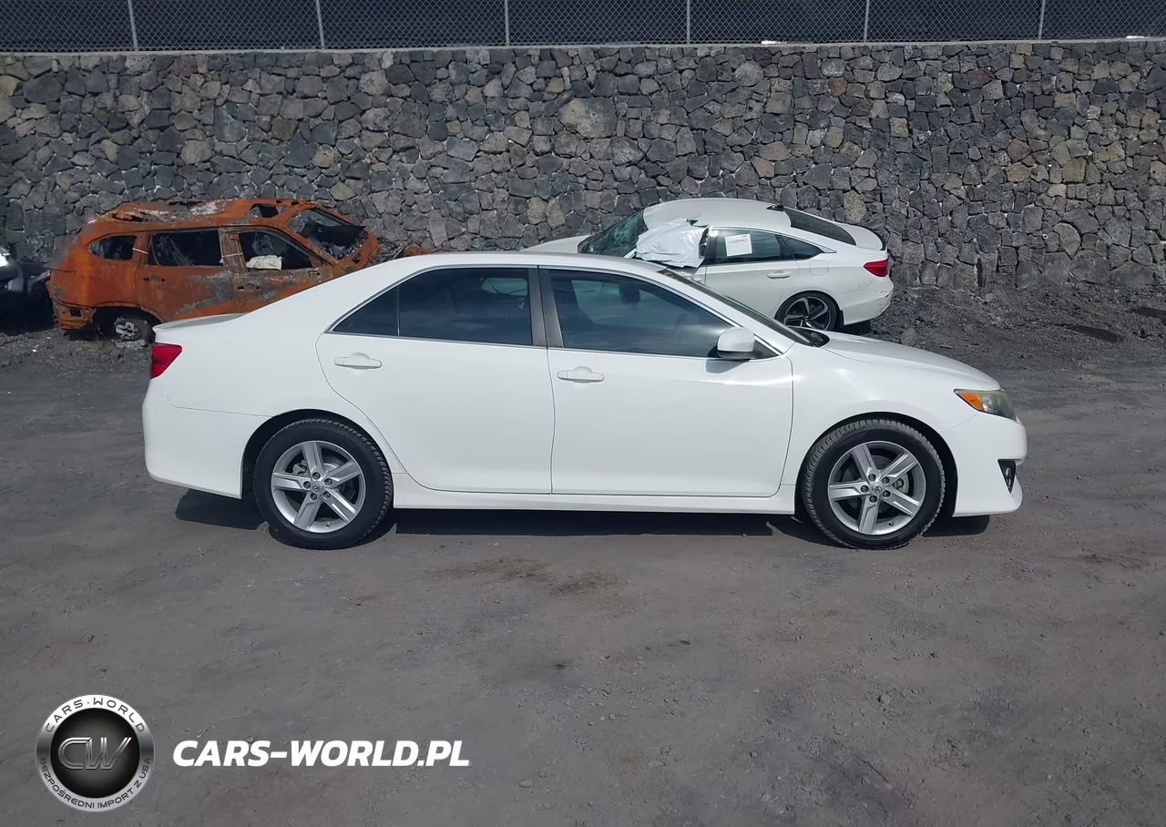 2014 Toyota Camry Se-Se Sport VIN:4T1BF1FKXEU300758 - 13