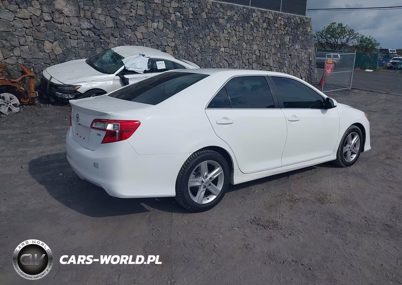 2014 Toyota Camry Se-Se Sport VIN:4T1BF1FKXEU300758 - 4