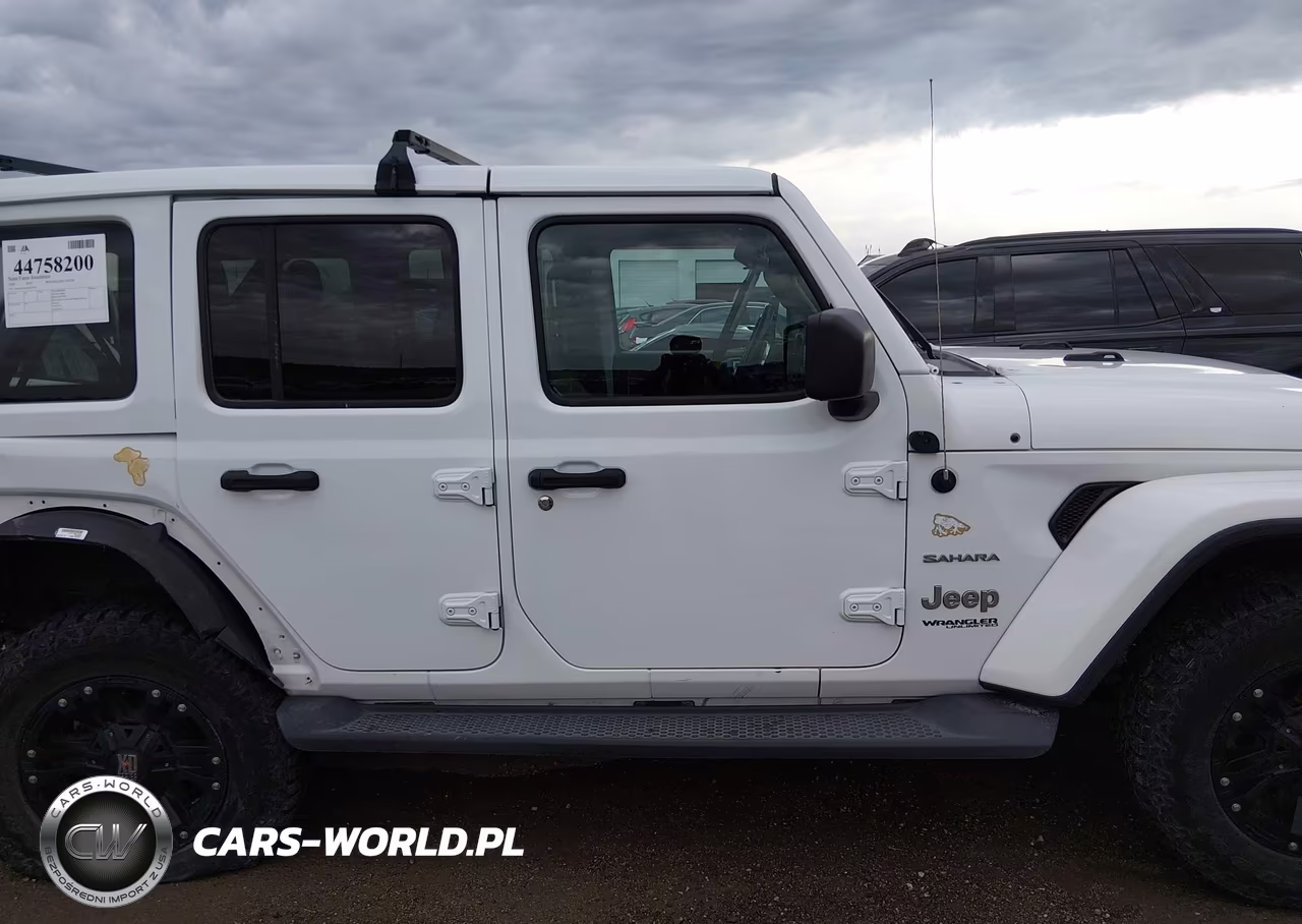 2018 Jeep Wrangler Unlimited Sahara 4X4 VIN:1C4HJXEG6JW109978 - 13
