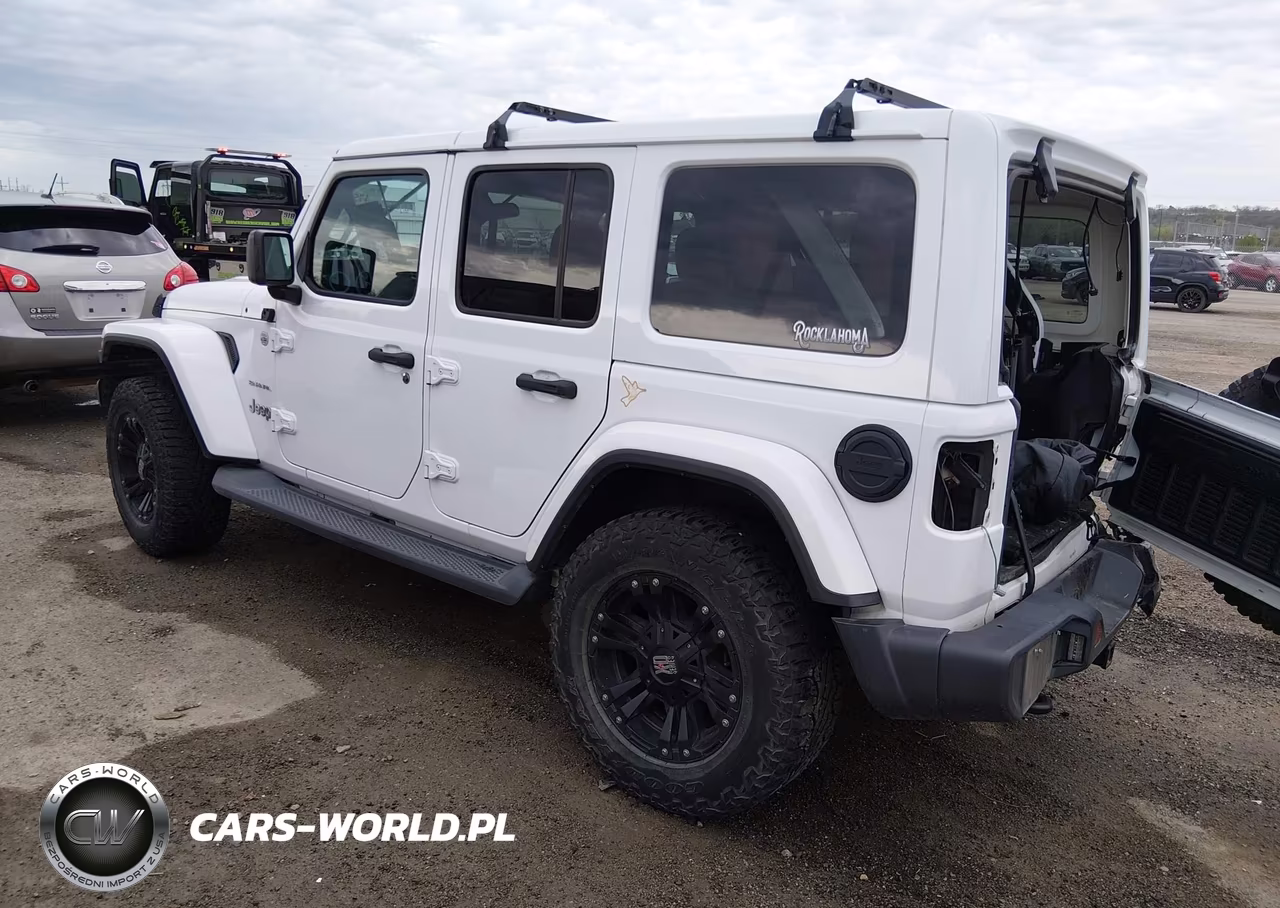 2018 Jeep Wrangler Unlimited Sahara 4X4 VIN:1C4HJXEG6JW109978 - 3