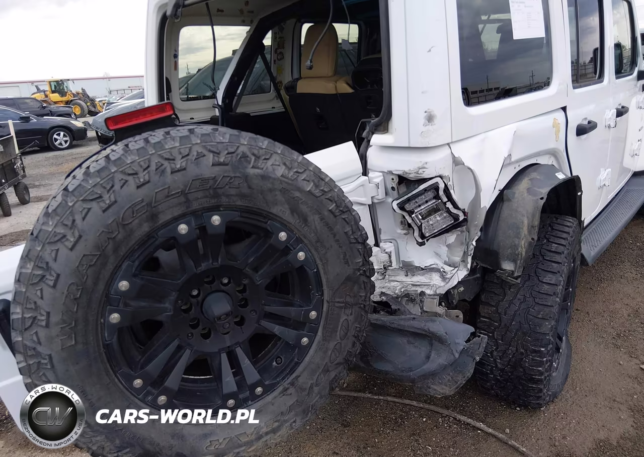 2018 Jeep Wrangler Unlimited Sahara 4X4 VIN:1C4HJXEG6JW109978 - 6