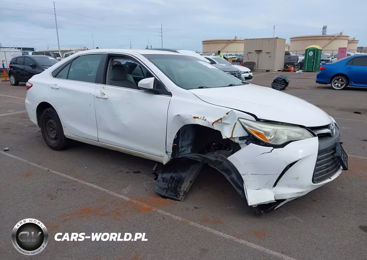 2016 Toyota Camry Le – zdjęcie 1 z 16