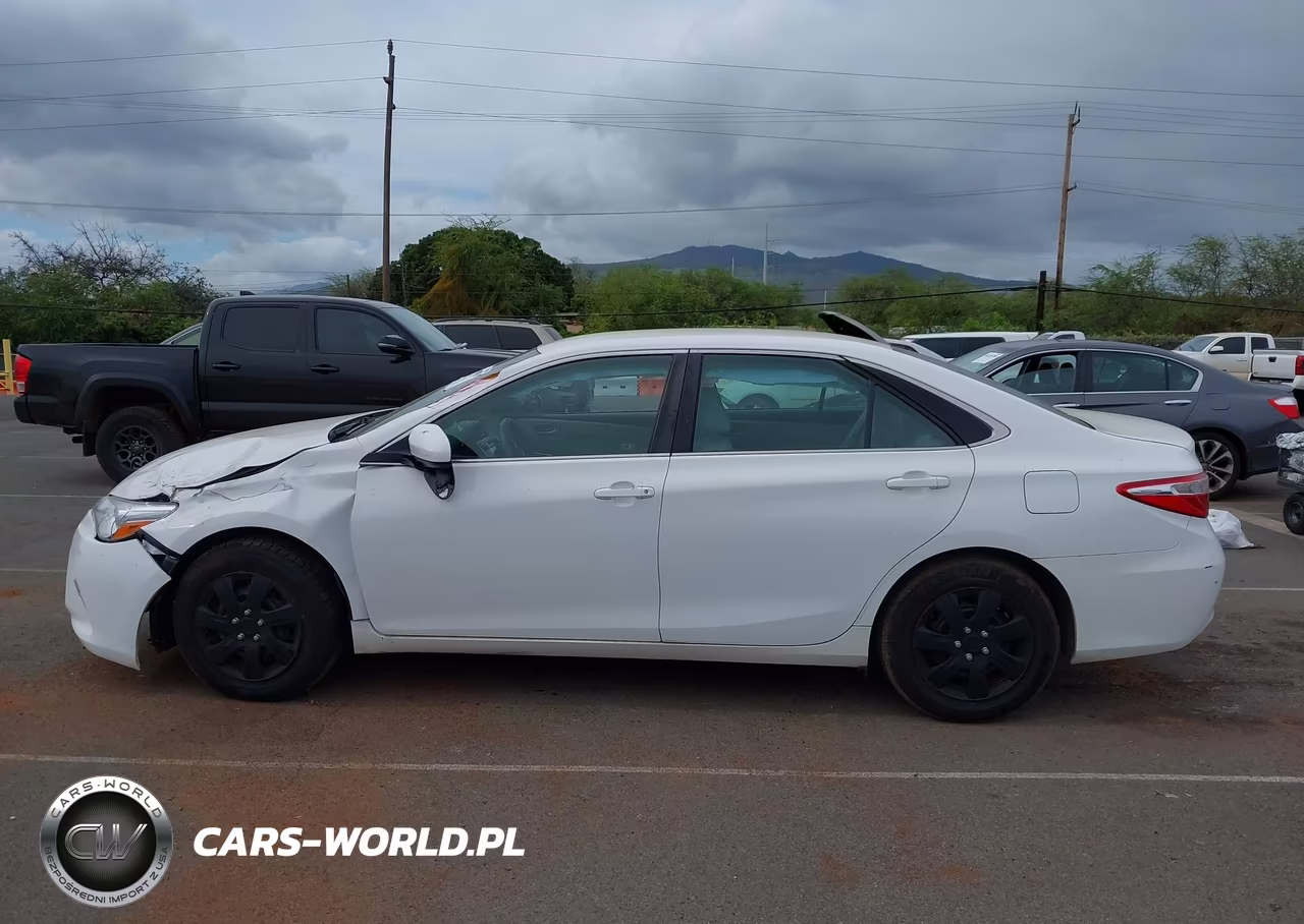 2016 Toyota Camry Le VIN:4T1BF1FK0GU560668 - 14