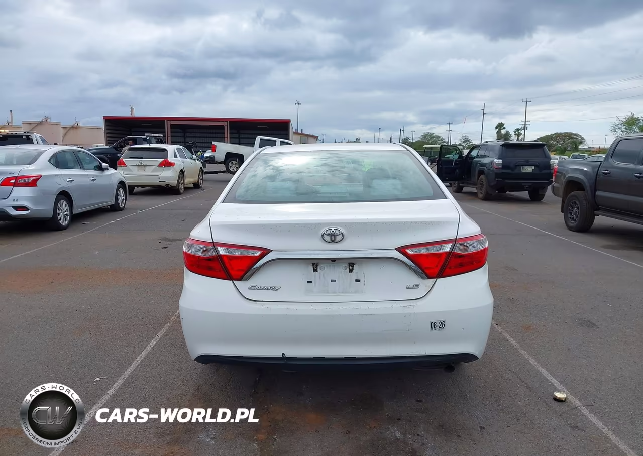 2016 Toyota Camry Le VIN:4T1BF1FK0GU560668 - 16
