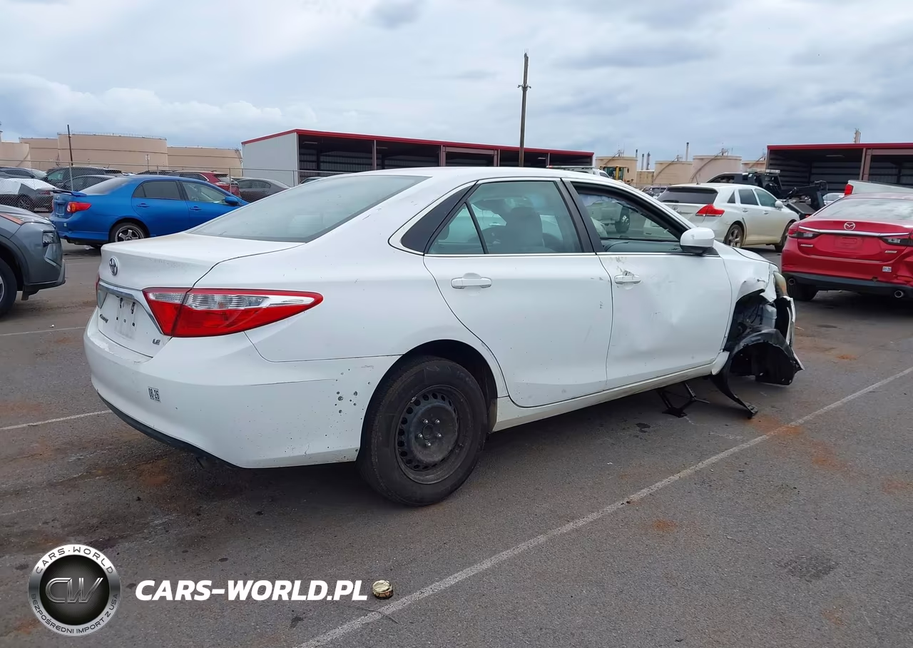 2016 Toyota Camry Le VIN:4T1BF1FK0GU560668 - 4