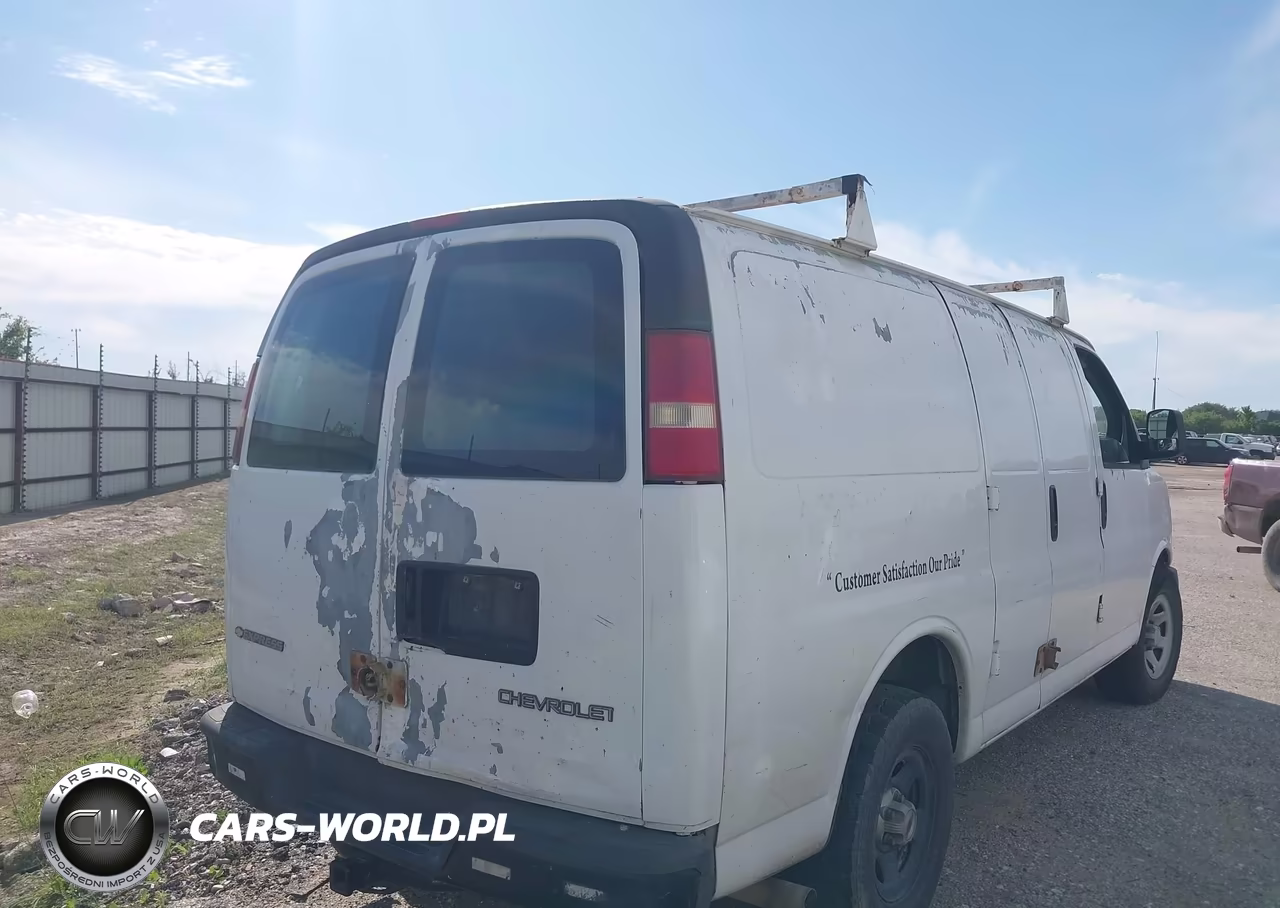 2003 Chevrolet Express VIN:1GCFG15X231104537 - 4