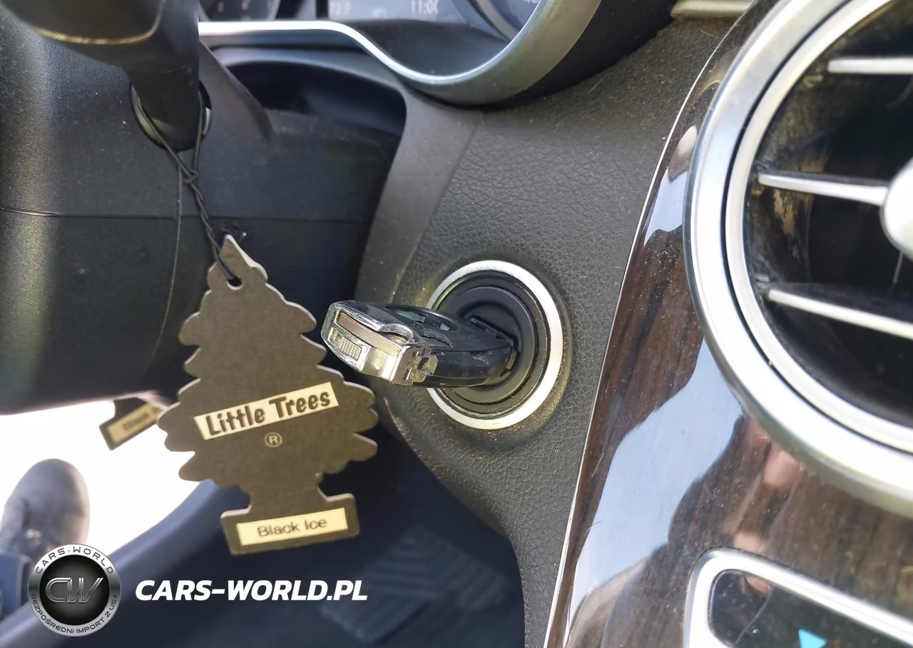 2015 Mercedes-Benz C 300 Luxury-Sport VIN:55SWF4JB2FU065165 - 11