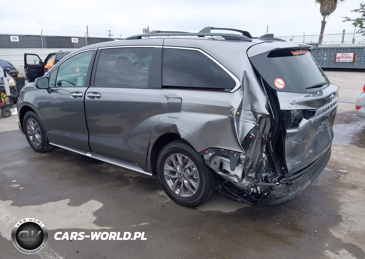 2026 Toyota Sienna Xle VIN:5TDYRKEC3TS299721 - 3