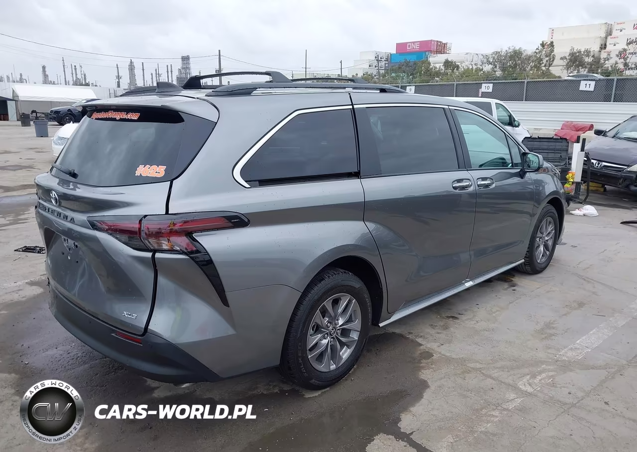 2026 Toyota Sienna Xle VIN:5TDYRKEC3TS299721 - 4