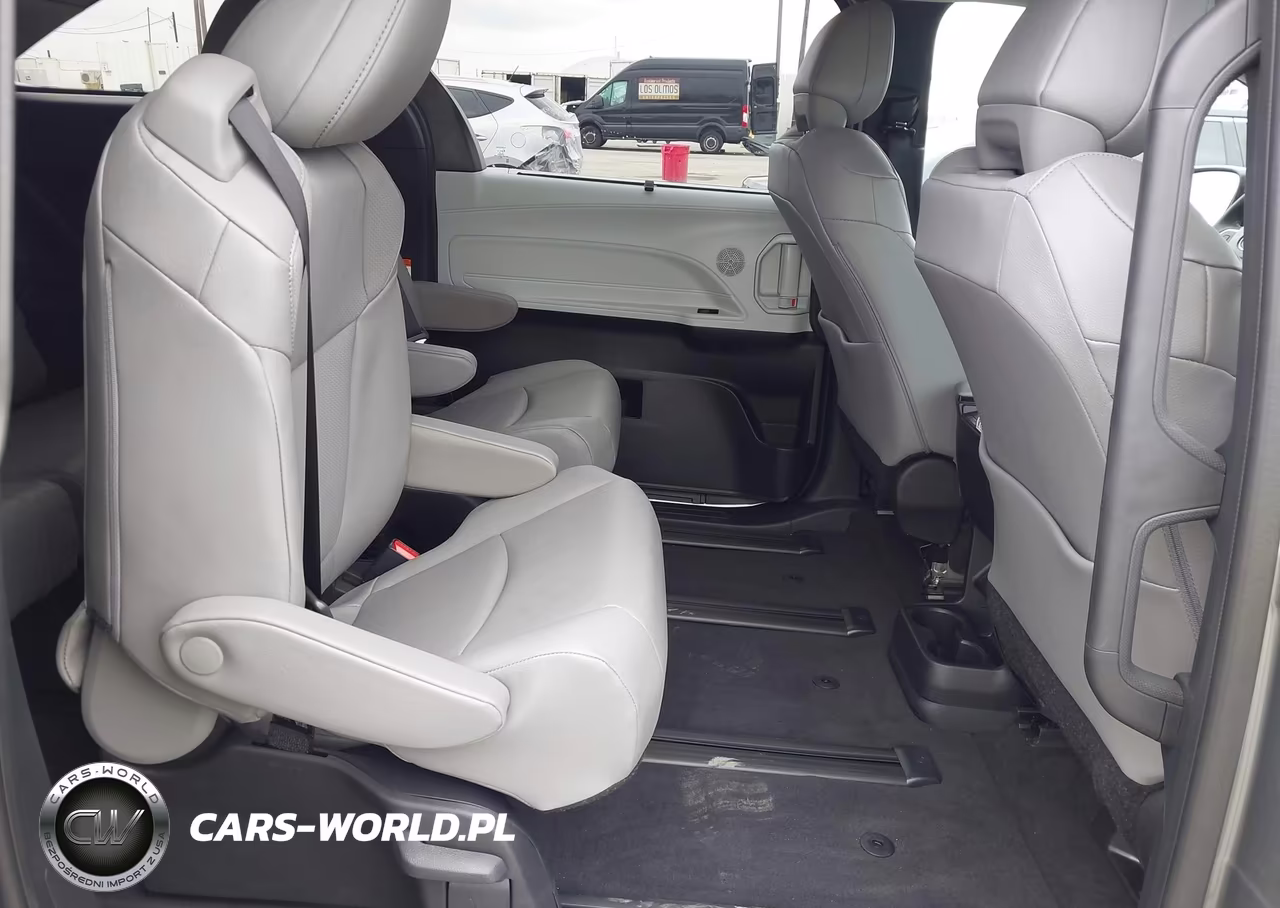 2026 Toyota Sienna Xle VIN:5TDYRKEC3TS299721 - 8