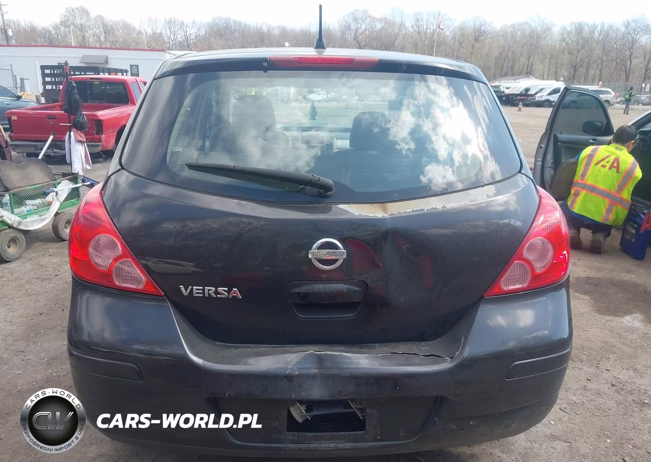 2010 Nissan Versa 1.8S VIN:3N1BC1CP4AL373841 - 17
