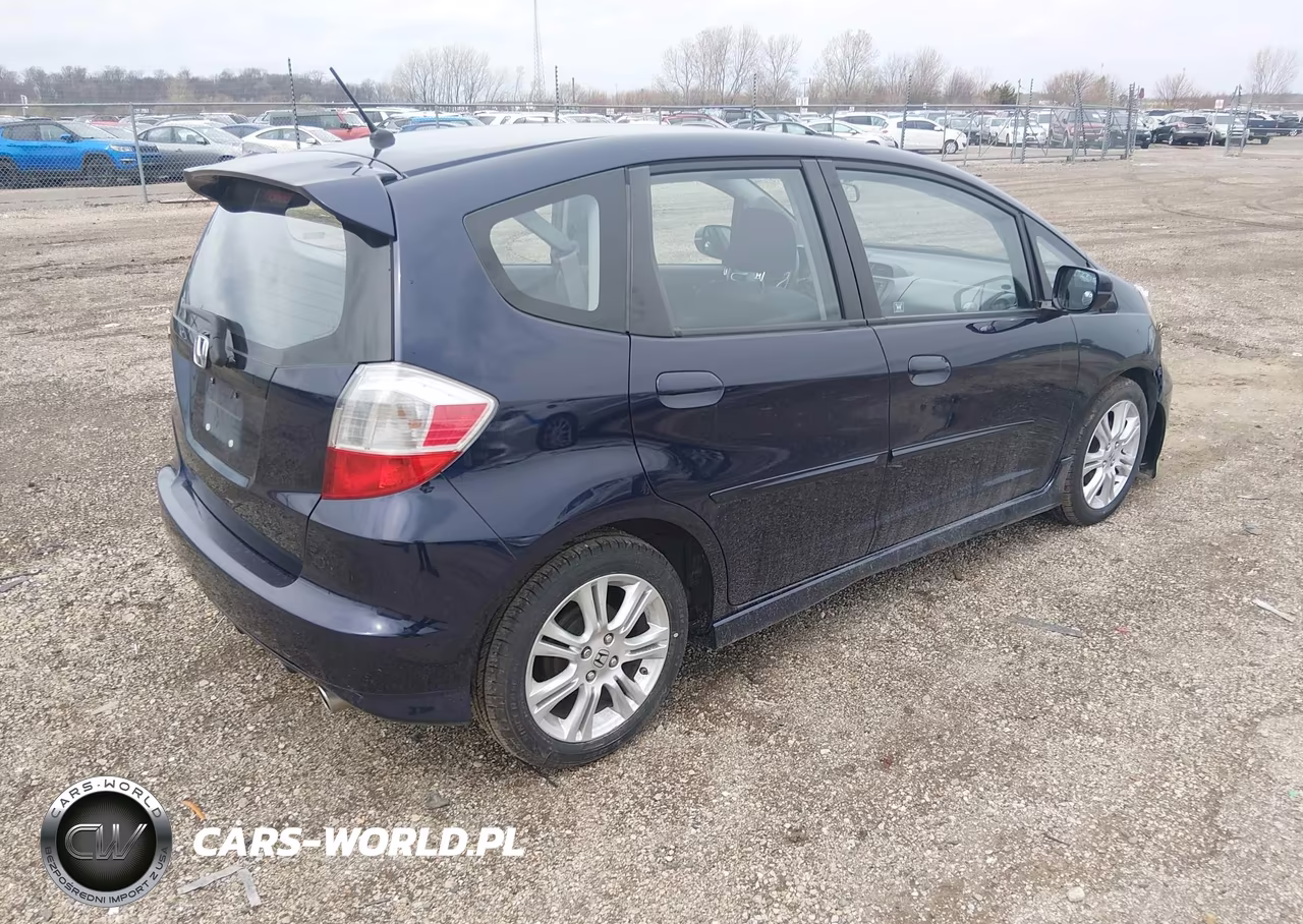 2009 Honda Fit Sport VIN:JHMGE88619S063888 - 4