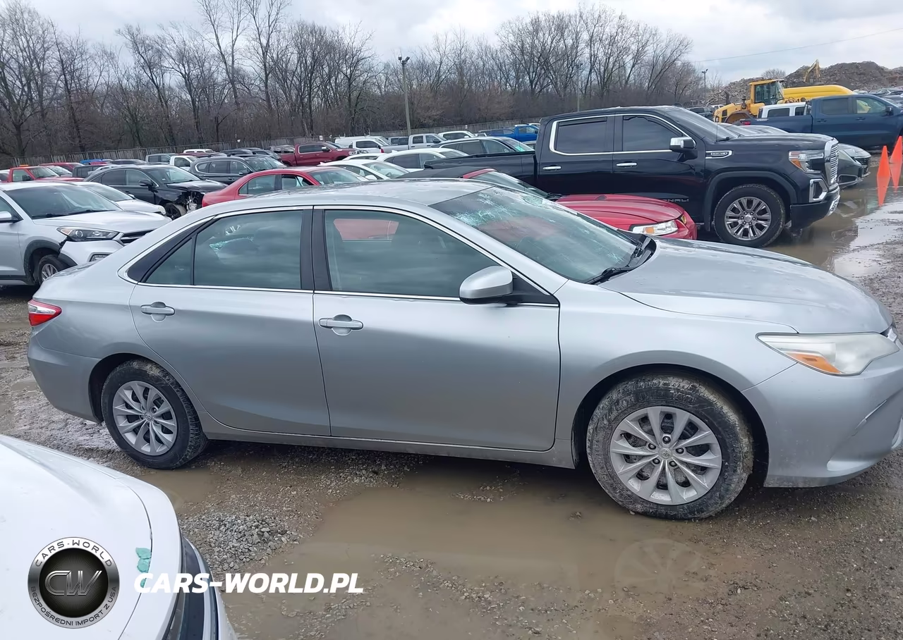 2015 Toyota Camry Le VIN:4T4BF1FK7FR476786 - 13