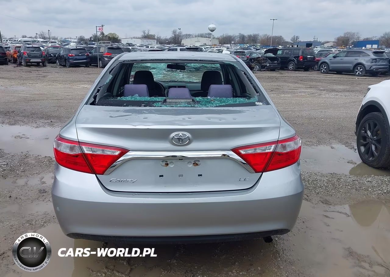 2015 Toyota Camry Le VIN:4T4BF1FK7FR476786 - 16