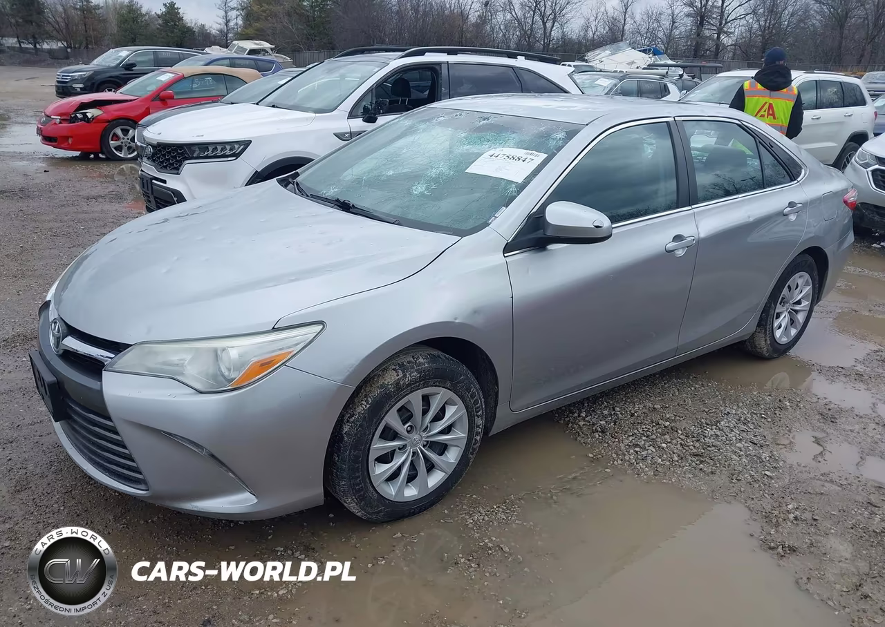 2015 Toyota Camry Le VIN:4T4BF1FK7FR476786 - 2