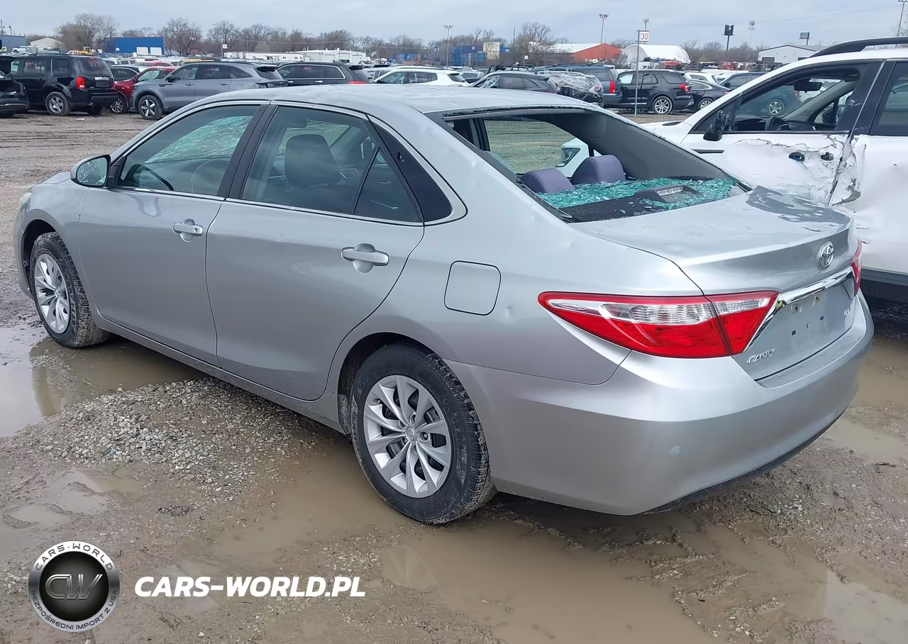 2015 Toyota Camry Le VIN:4T4BF1FK7FR476786 - 3