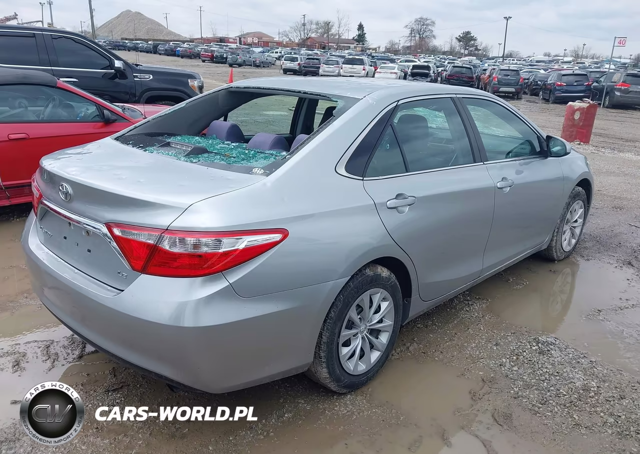 2015 Toyota Camry Le VIN:4T4BF1FK7FR476786 - 4