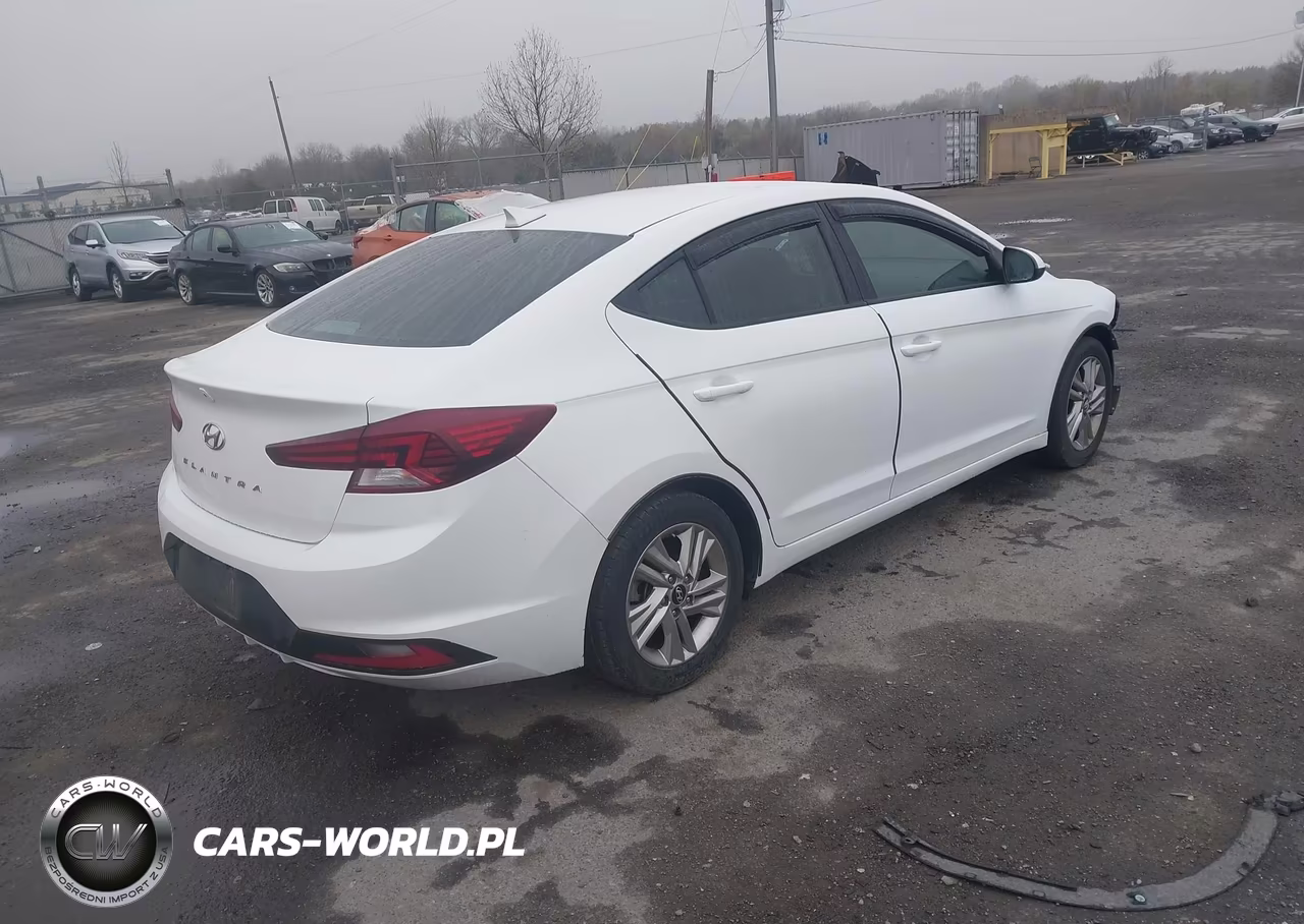 2019 Hyundai Elantra Sel VIN:5NPD84LF5KH471844 - 4