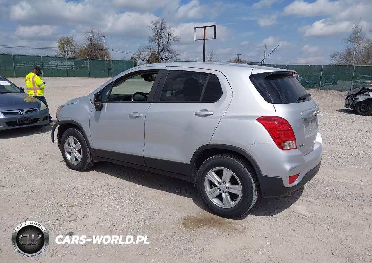 2019 Chevrolet Trax Ls VIN:3GNCJKSBXKL404019 - 3