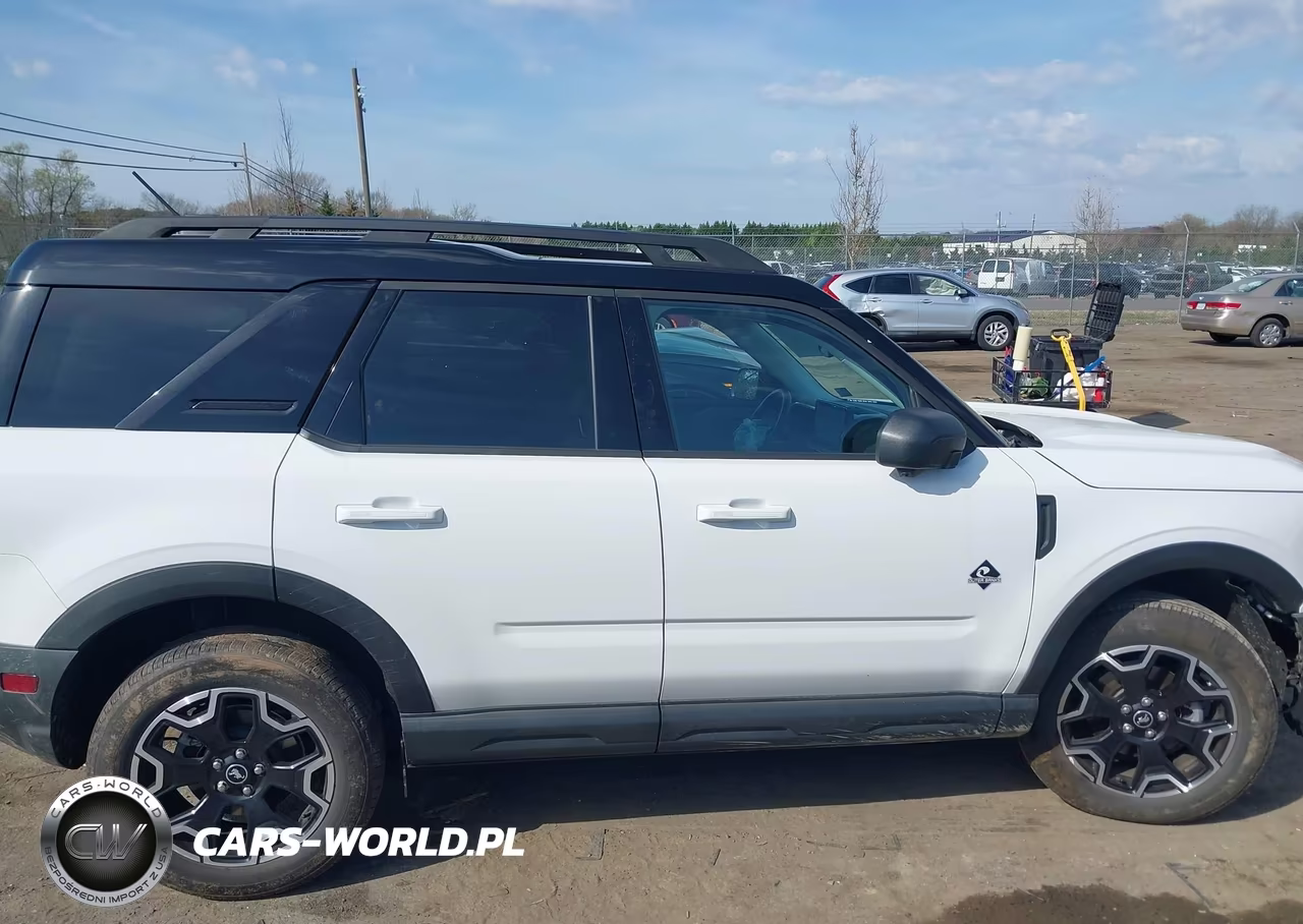2025 Ford Bronco Sport Outer Banks VIN:3FMCR9CN0SRE02971 - 13