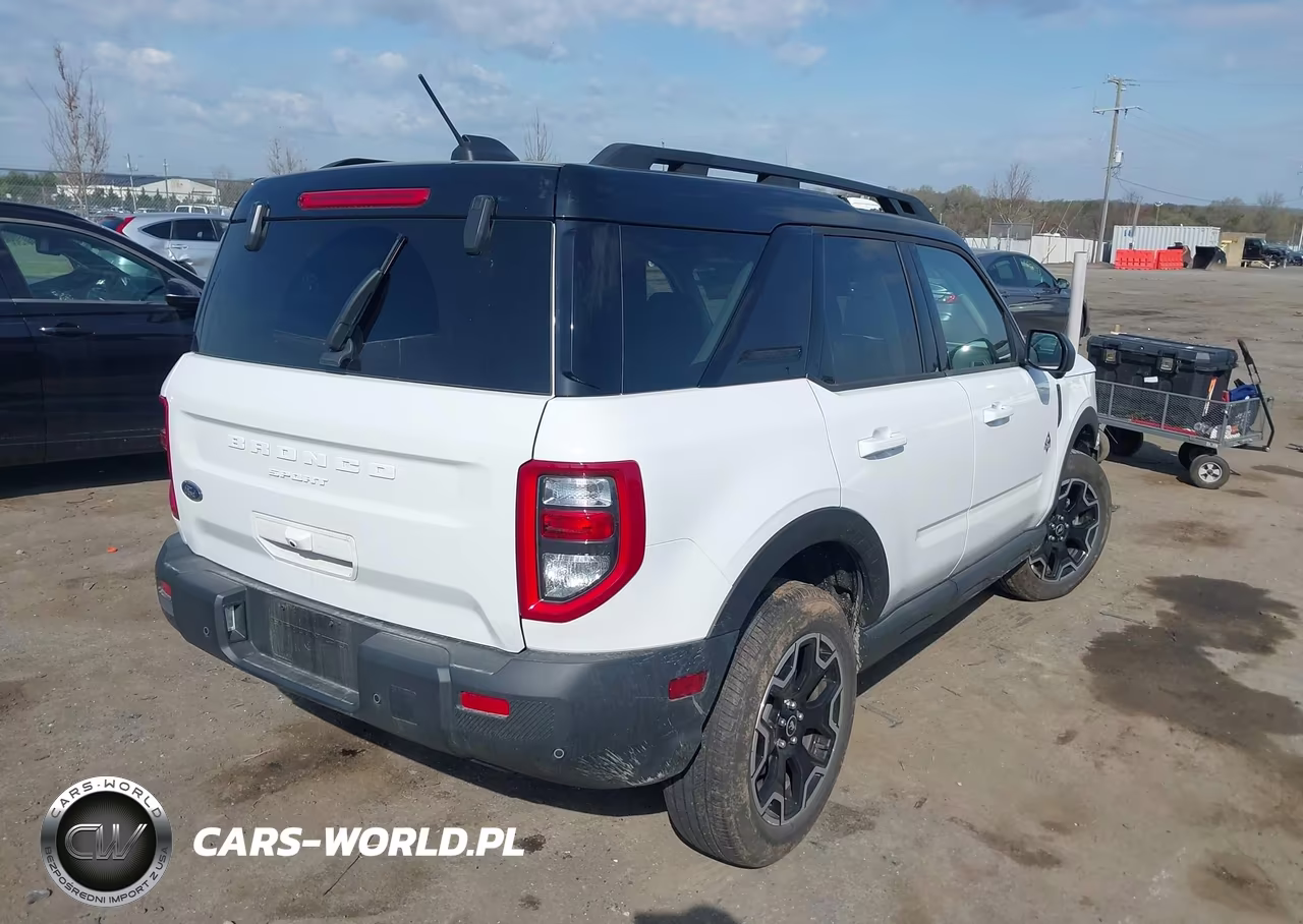 2025 Ford Bronco Sport Outer Banks VIN:3FMCR9CN0SRE02971 - 4