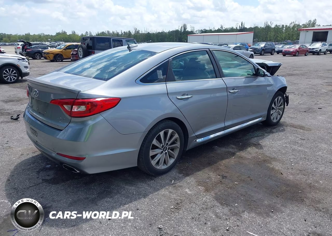 2017 Hyundai Sonata Sport VIN:5NPE34AF3HH567681 - 4