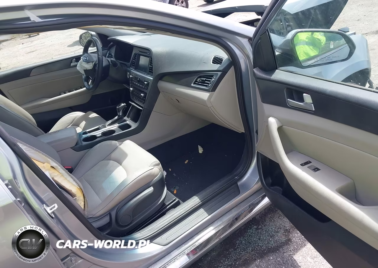 2017 Hyundai Sonata Sport VIN:5NPE34AF3HH567681 - 5