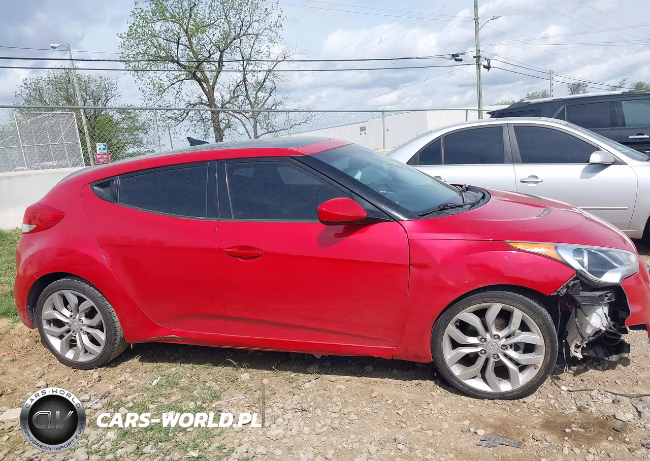 2015 Hyundai Veloster VIN:KMHTC6AD1FU235450 - 13