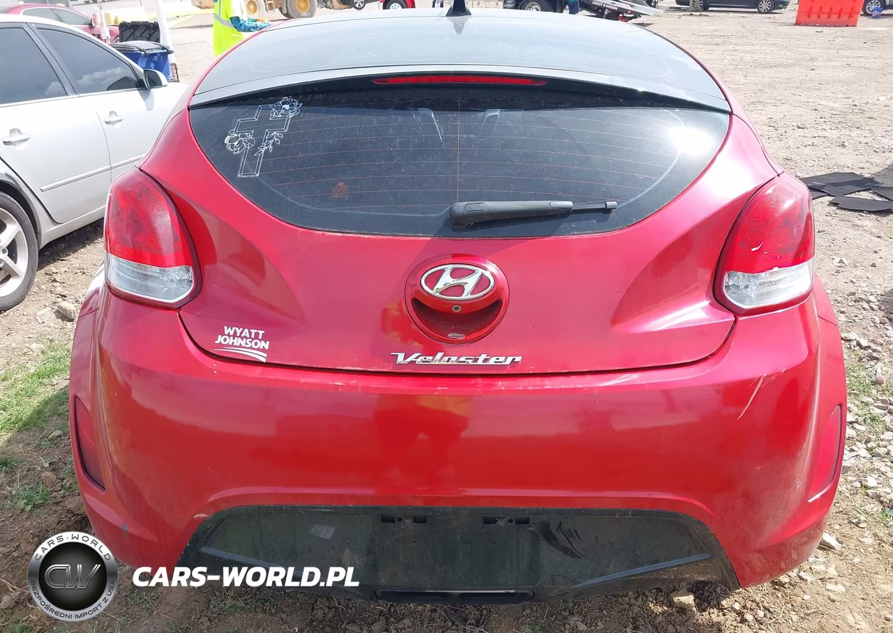 2015 Hyundai Veloster VIN:KMHTC6AD1FU235450 - 16