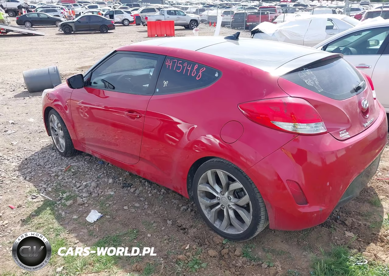 2015 Hyundai Veloster VIN:KMHTC6AD1FU235450 - 3