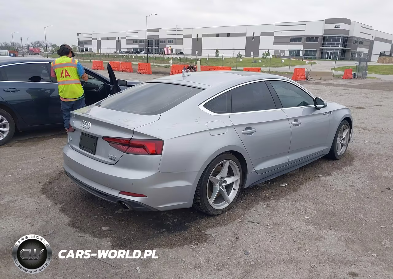 2018 Audi A5 2.0T Premium VIN:WAUFNCF53JA063053 - 4