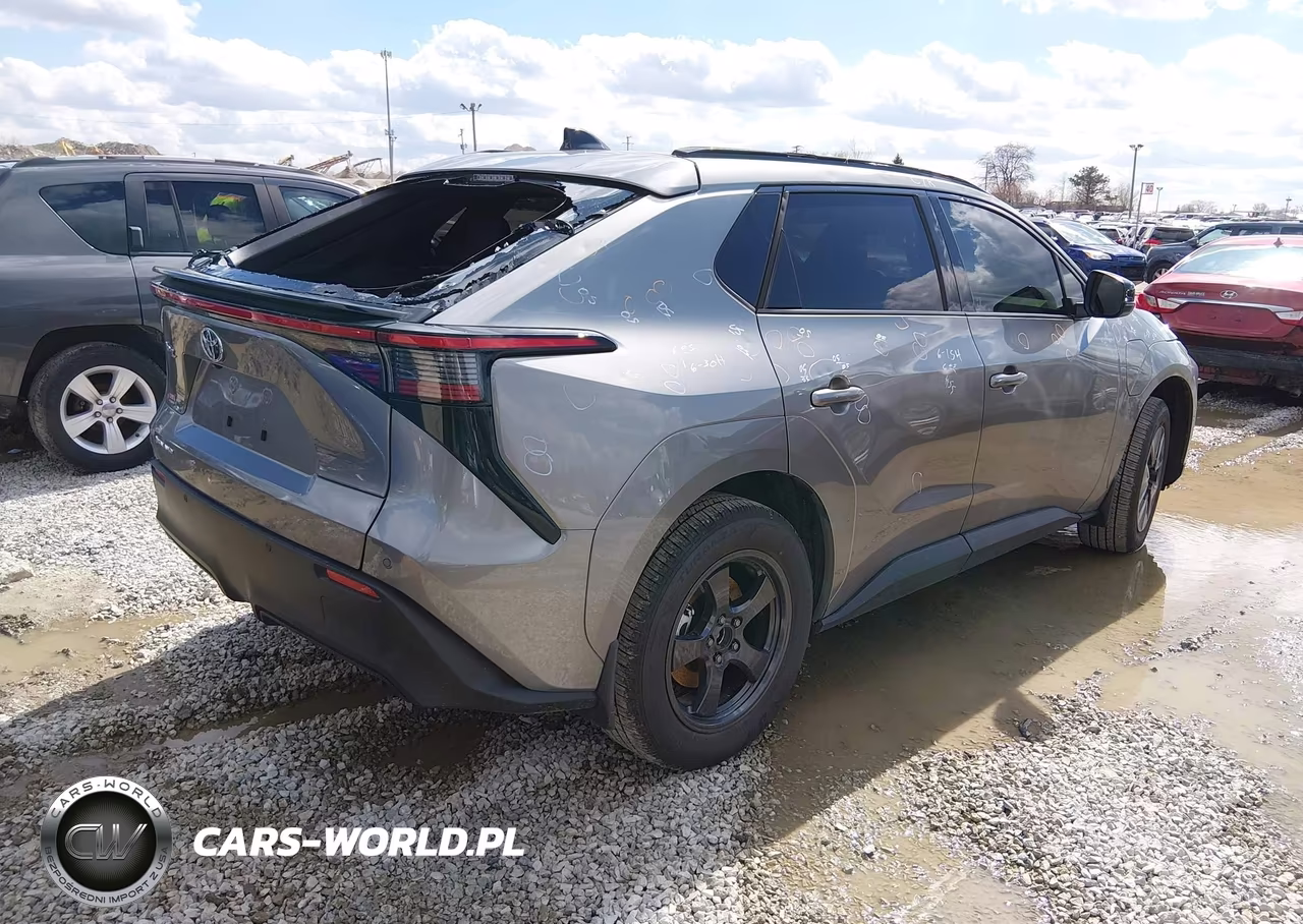 2026 Toyota Bz Xle VIN:JTMBDAFB6TJ017136 - 4