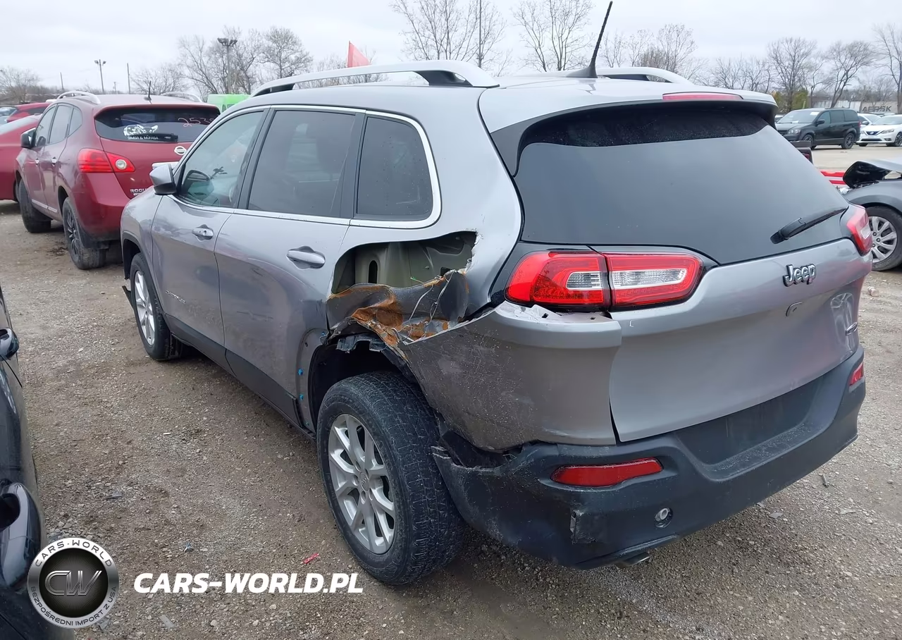2018 Jeep Cherokee Latitude Plus Fwd VIN:1C4PJLLB0JD531669 - 3