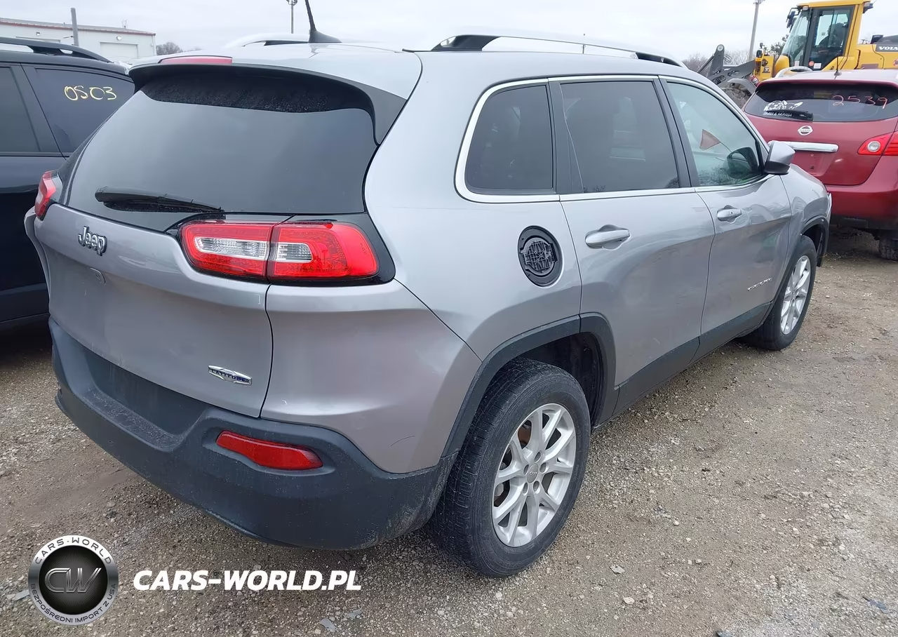 2018 Jeep Cherokee Latitude Plus Fwd VIN:1C4PJLLB0JD531669 - 4