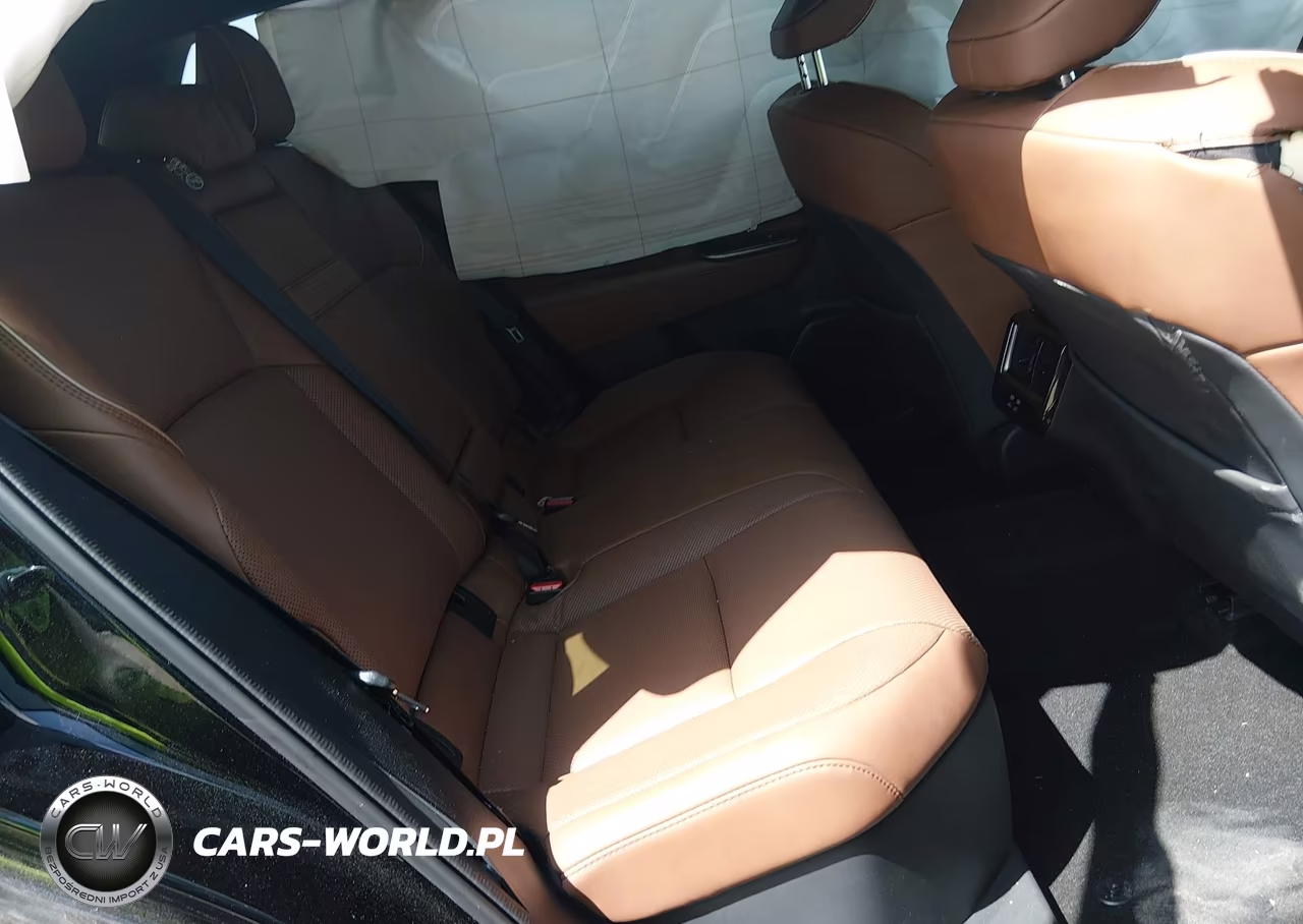 2025 Toyota Crown Signia Xle VIN:JTDACAAJ2S3032409 - 8