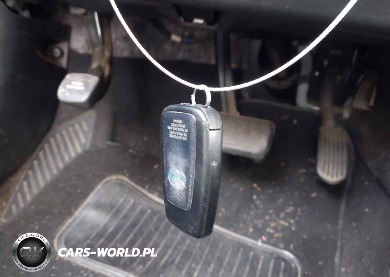 2016 Toyota Prius Two Eco VIN:JTDKARFU6G3003174 - 11