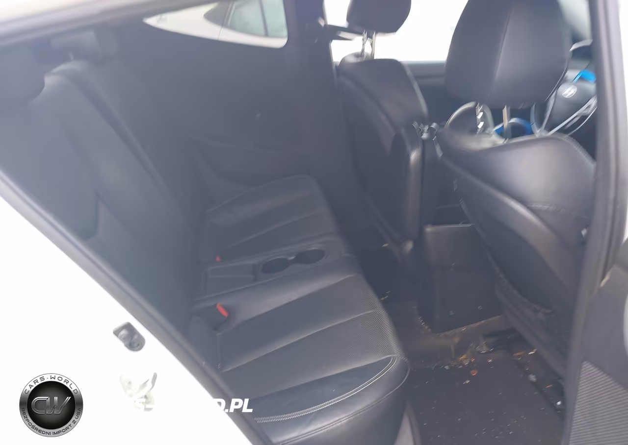 2015 Hyundai Veloster Turbo VIN:KMHTC6AE3FU233160 - 8