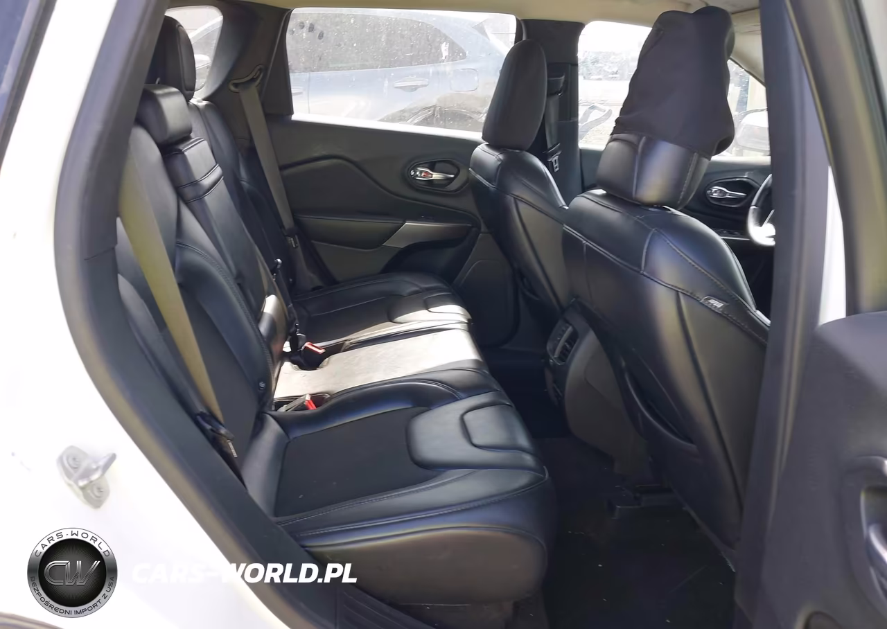 2019 Jeep Cherokee Latitude Plus Fwd VIN:1C4PJLLB0KD204397 - 8