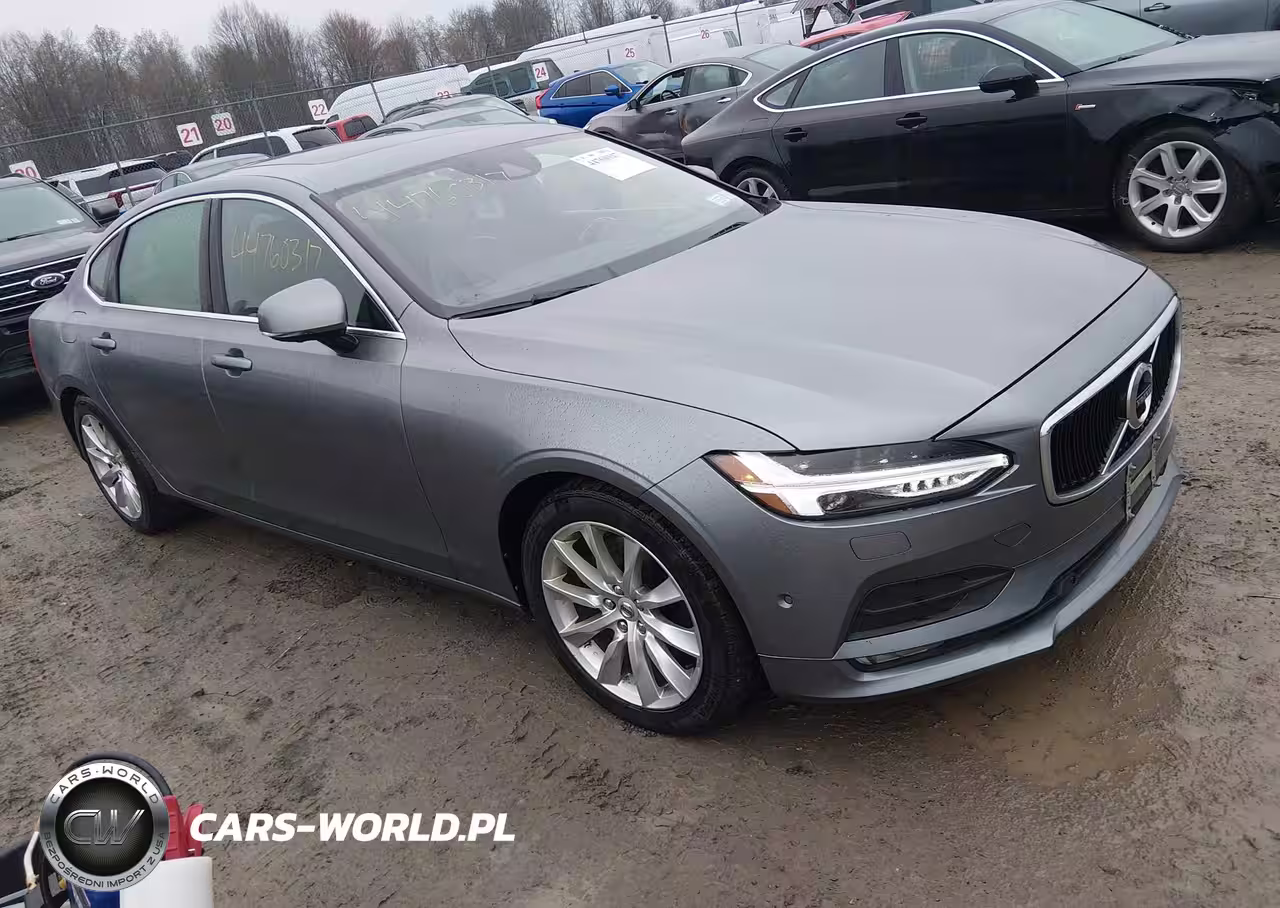 2018 Volvo S90 T6 Momentum