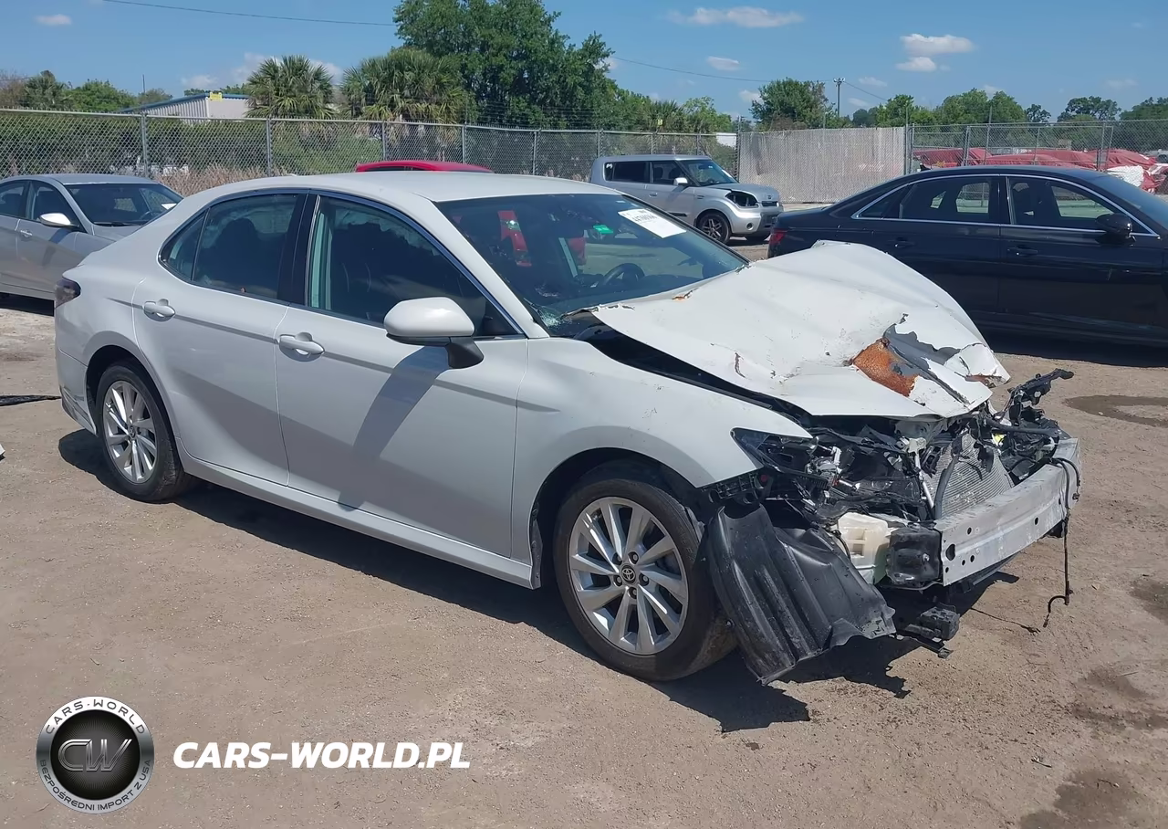 2023 Toyota Camry Le – zdjęcie 1 z 19