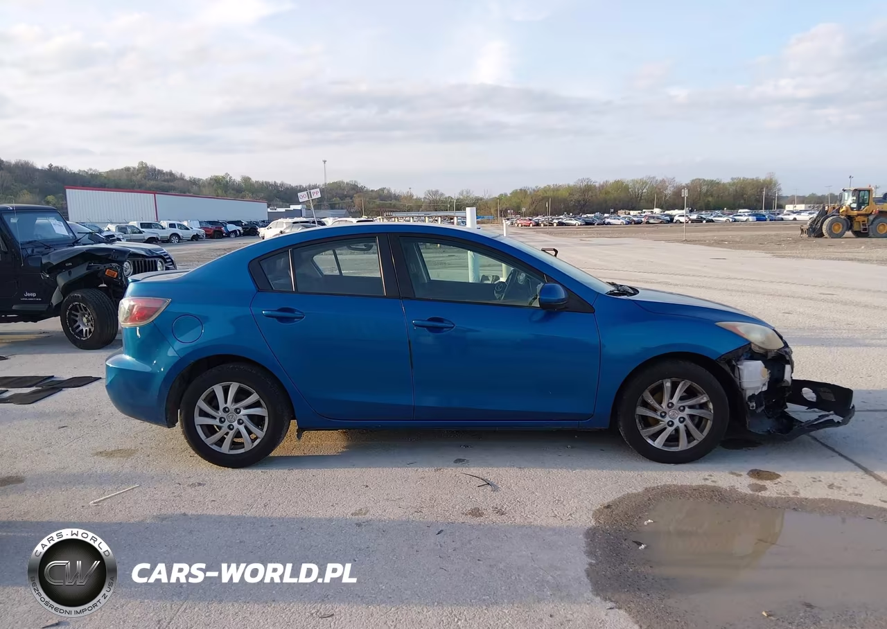 2012 Mazda Mazda3 I Touring VIN:JM1BL1V70C1586824 - 13