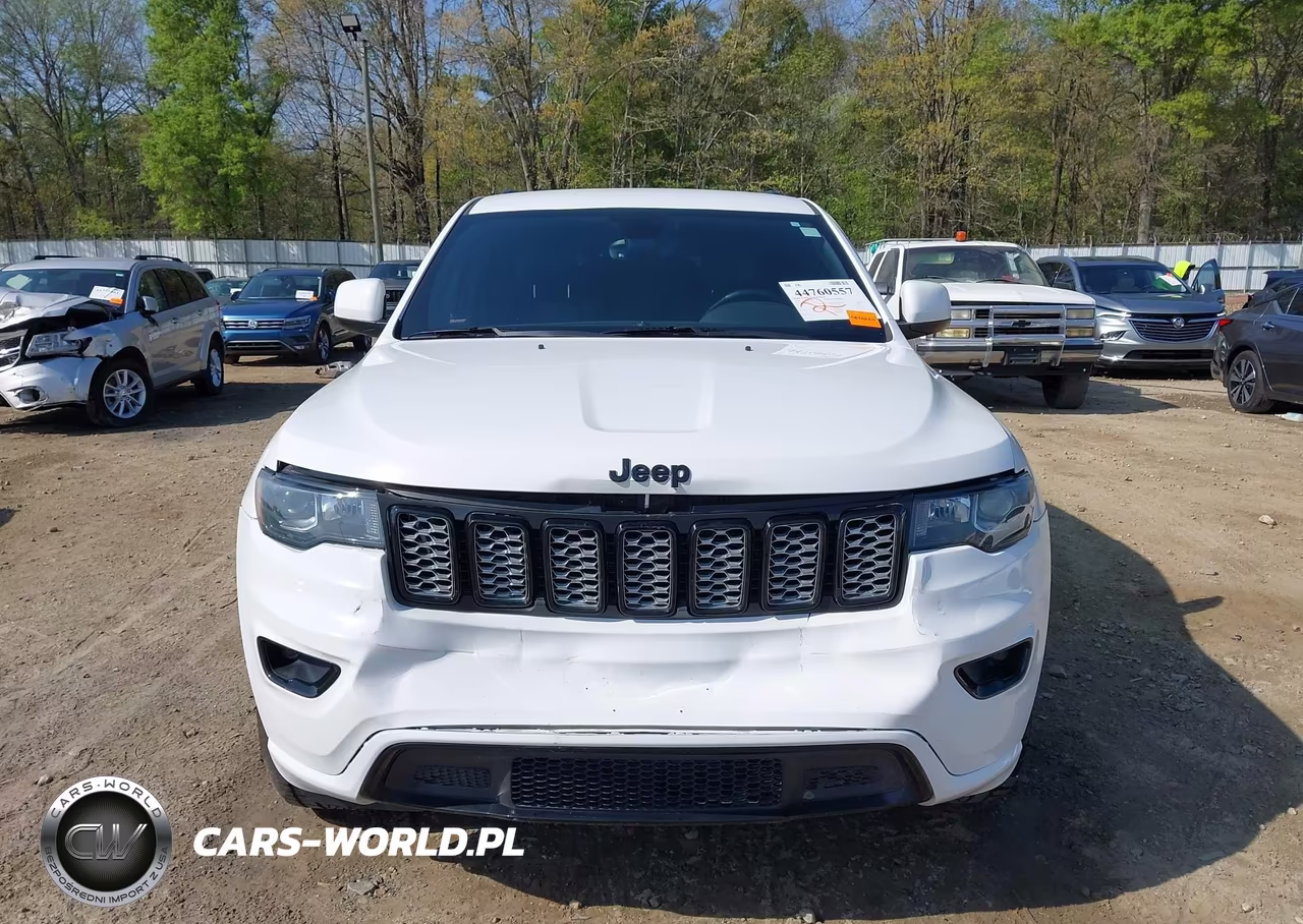 2018 Jeep Grand Cherokee Altitude 4X4 VIN:1C4RJFAG5JC102767 - 13