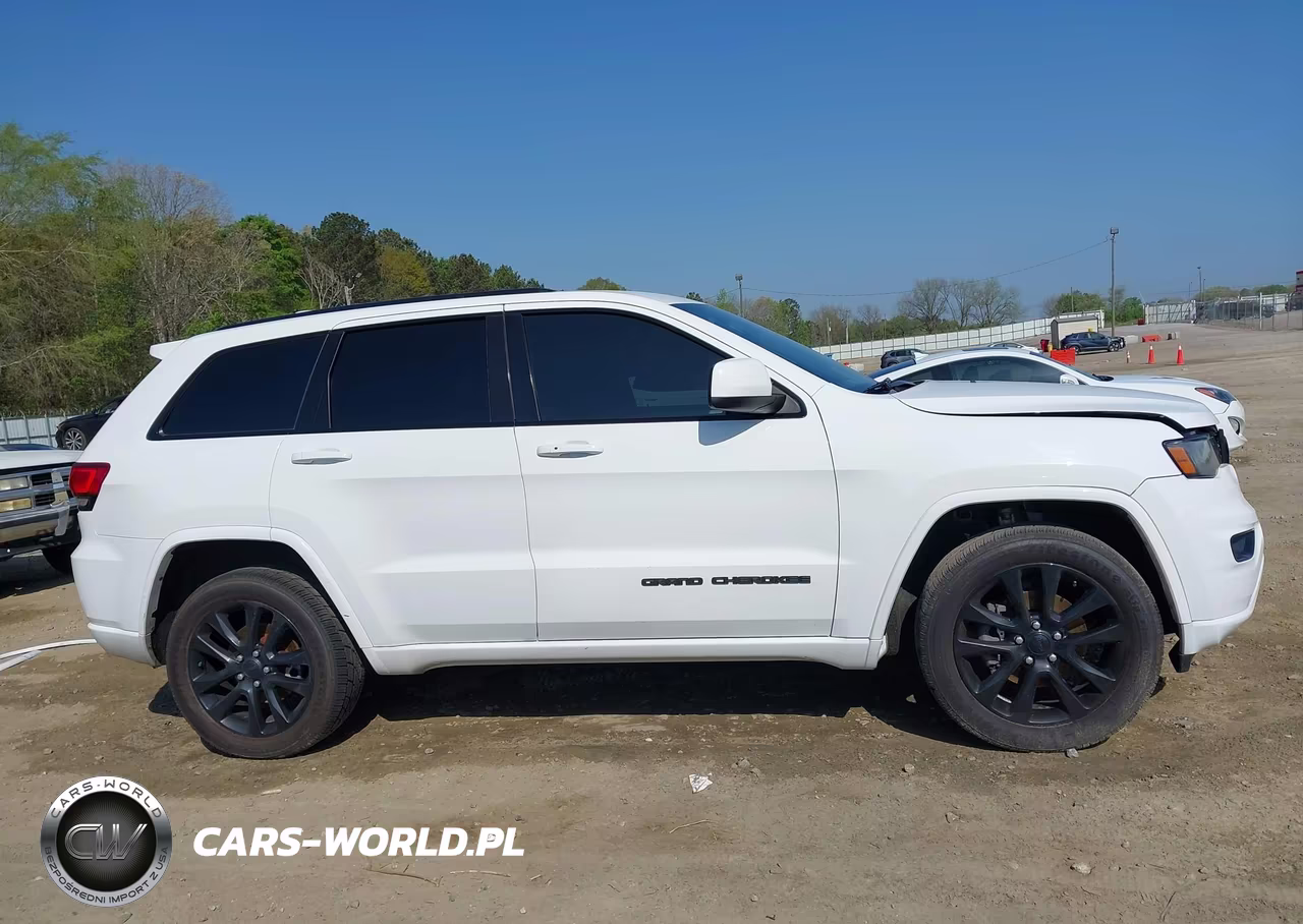 2018 Jeep Grand Cherokee Altitude 4X4 VIN:1C4RJFAG5JC102767 - 14